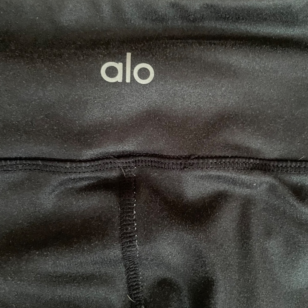 Alo Yoga Black and White  Butterfly Leggings Women’s Size S - Picture 9 of 9